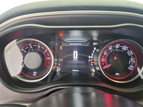 Used 2019 Dodge Challenger SXT image 12