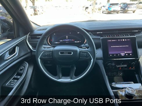 Used 2025 Jeep Grand Cherokee L Laredo AWD/4WD image 14