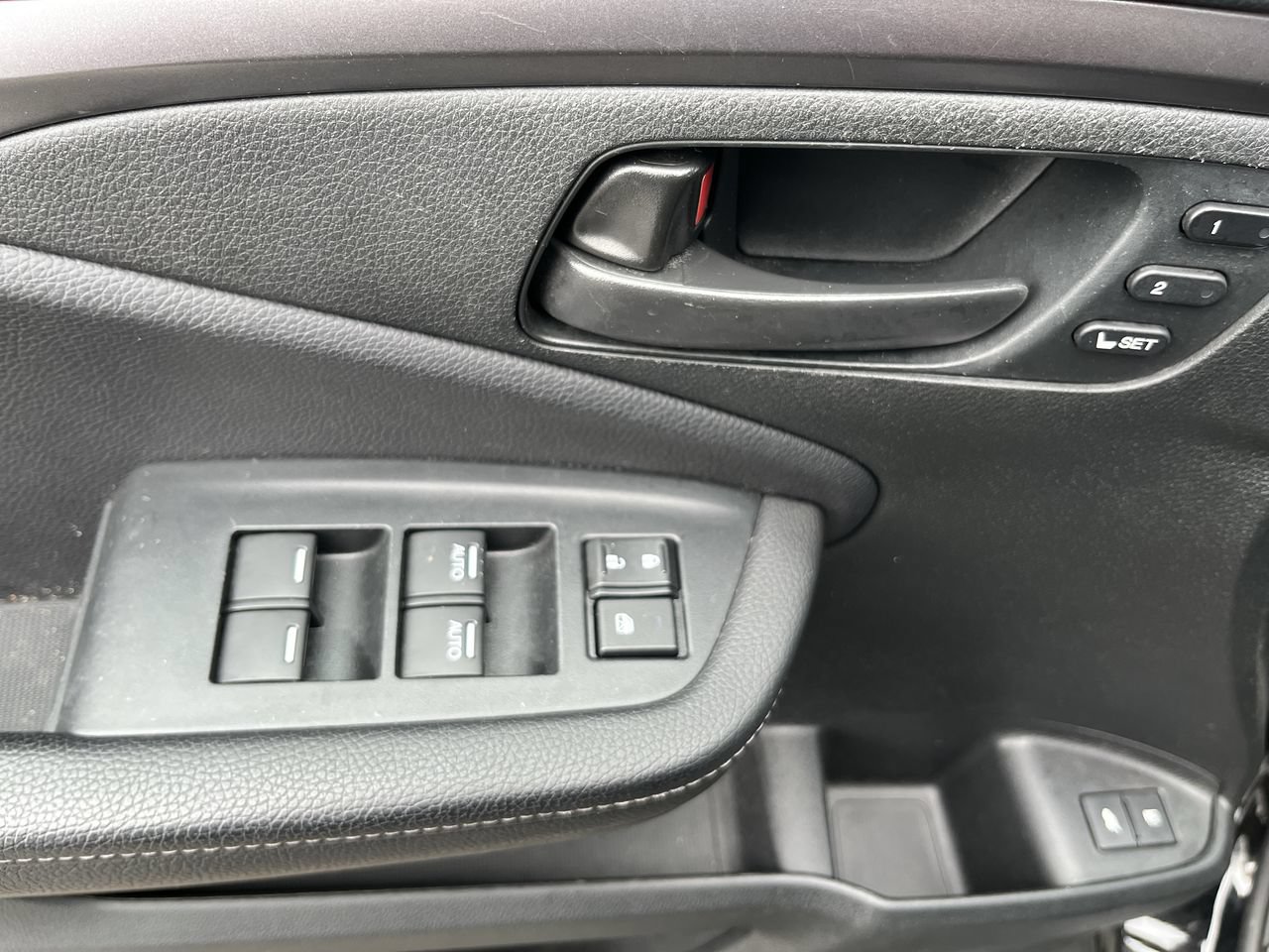 Used 2023 Honda Passport EX-L image 4