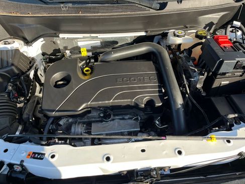 Used 2025 Chevrolet Equinox LT image 33