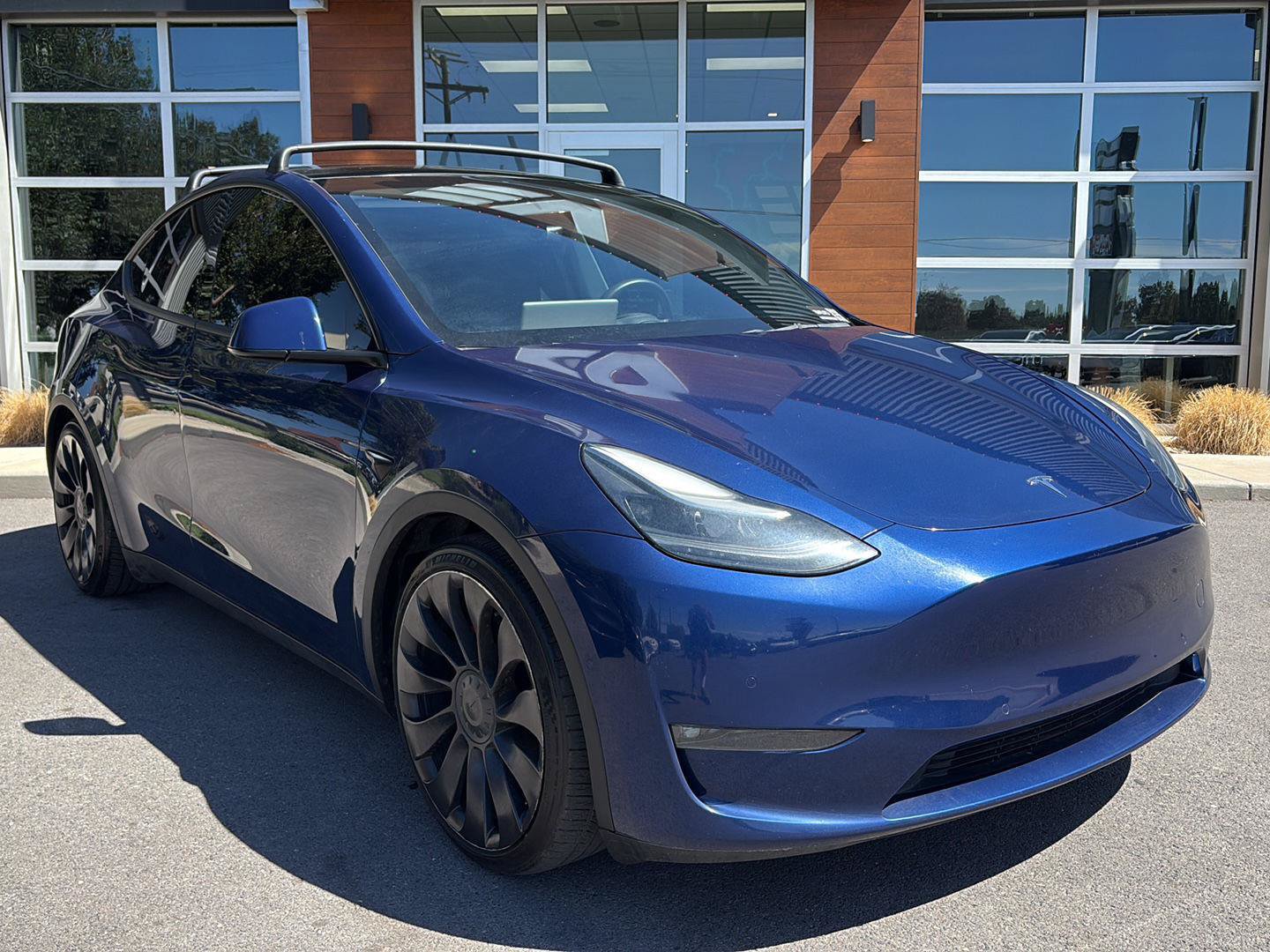 Used 2022 Tesla Model Y Performance AWD/4WD image 2