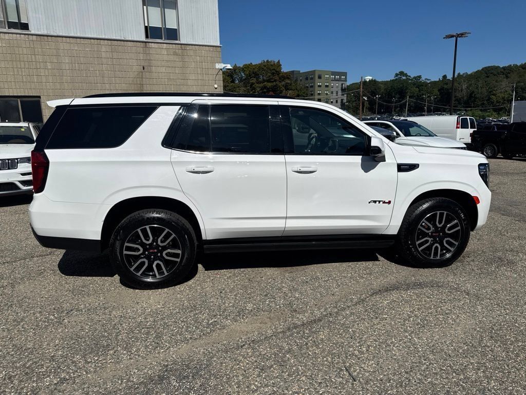 Used 2023 GMC Yukon AT4 w/ AT4 Premium Package AWD/4WD image 7