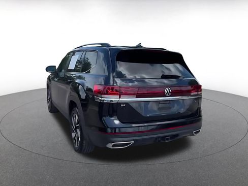 Used 2025 Volkswagen Atlas SE image 11