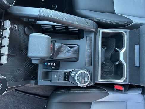 Used 2025 Toyota Tacoma TRD Off-Road image 25