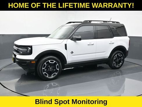Used 2024 Ford Bronco Sport Outer Banks w/ Tech Package image 2