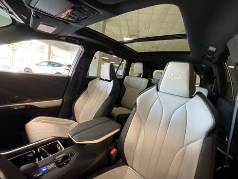 Used 2025 Lexus TX 500h AWD w/ Technology Package image 11