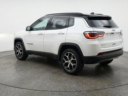 Used 2025 Jeep Compass Limited image 6