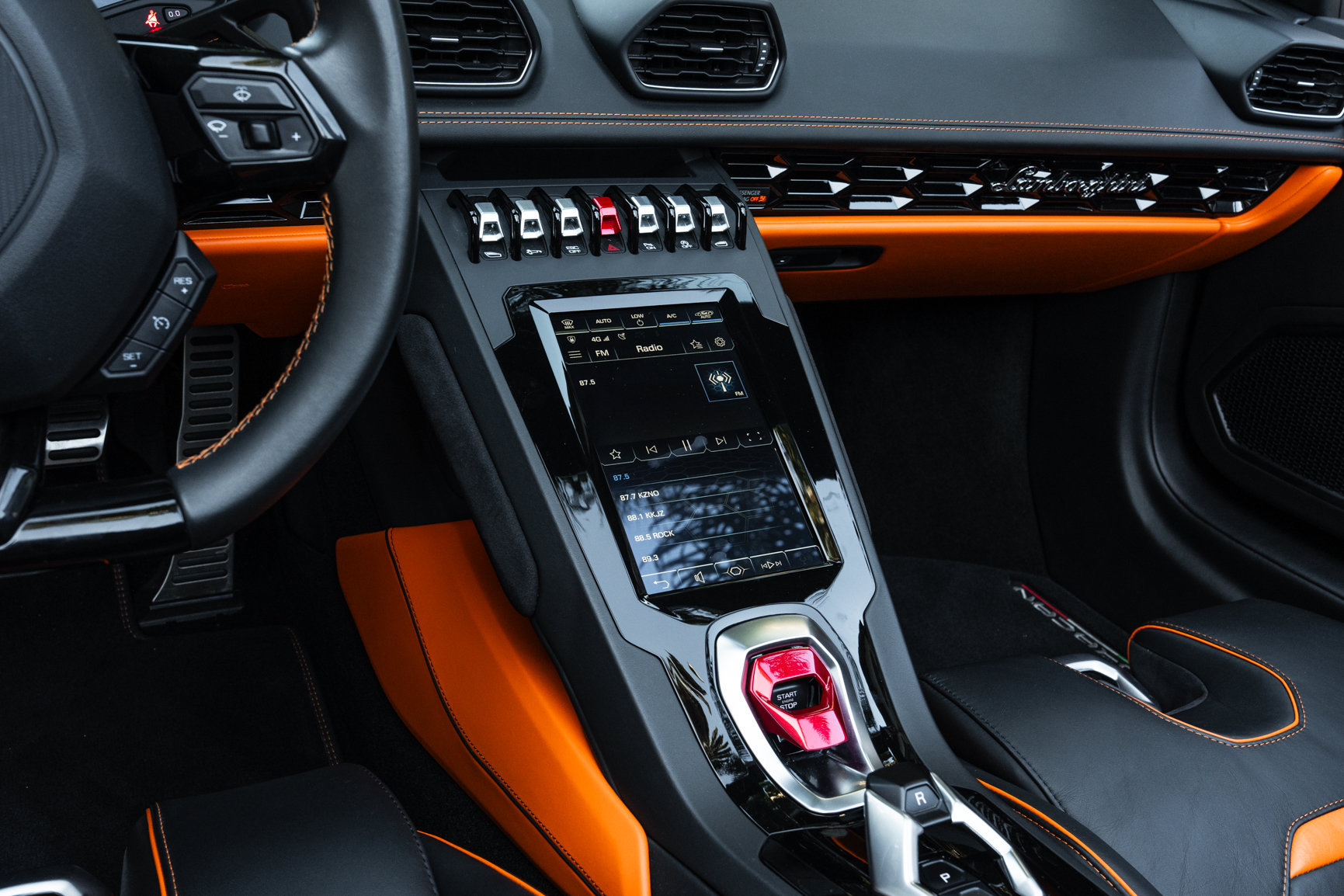 Used 2020 Lamborghini Huracan EVO RWD image 27