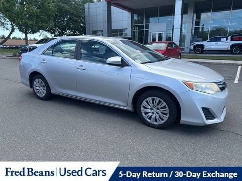 Used 2012 Toyota Camry LE FWD image 3