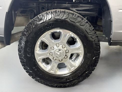 Used 2024 RAM 2500 Big Horn AWD/4WD image 33