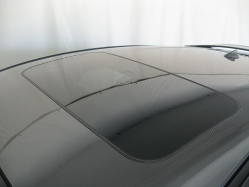 Used 2023 MAZDA MAZDA3 Hatchback w/Premium Plus Pkg image 23