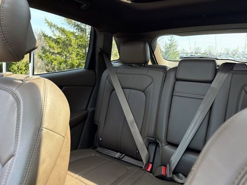 Used 2017 Lincoln MKX Reserve w/ Luxury Package image 26