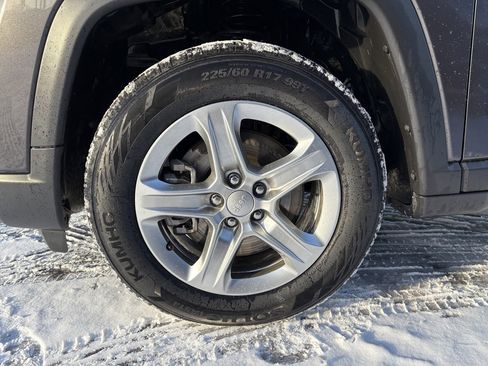 Certified 2023 Jeep Compass Latitude image 10