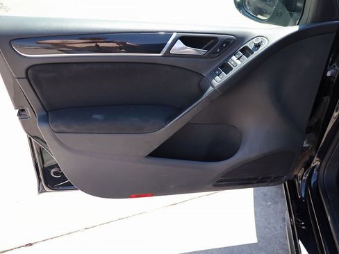 Used 2010 Volkswagen GTI 4-Door image 10