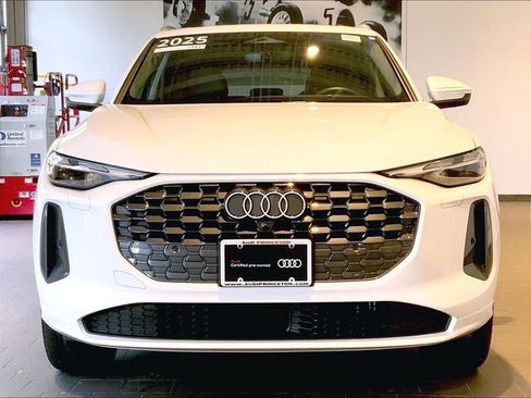 Used 2025 Audi Q5 Premium w/ Convenience Package AWD/4WD image 8