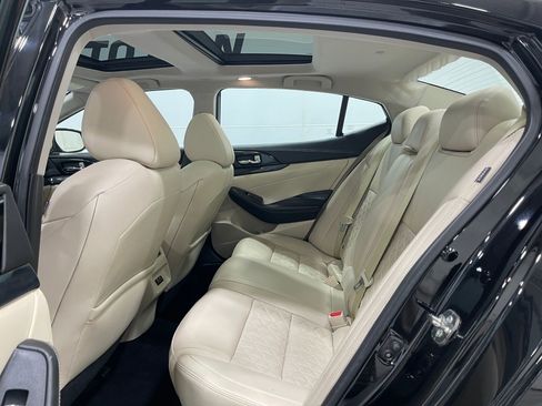 Used 2019 Nissan Maxima Platinum w/ Sport Mat Group image 30