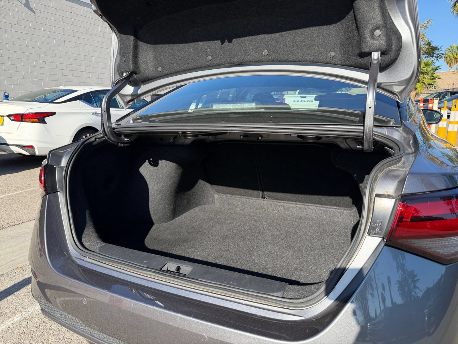 Used 2025 Nissan Sentra S FWD image 28