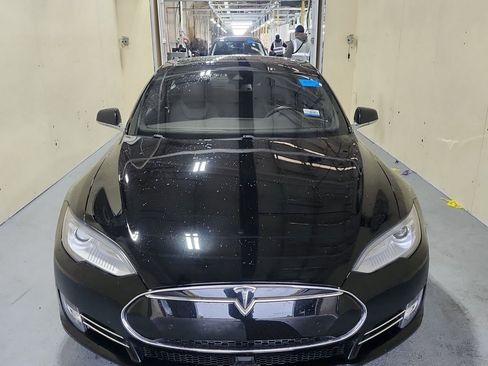 Used 2015 Tesla Model S 85D image 2