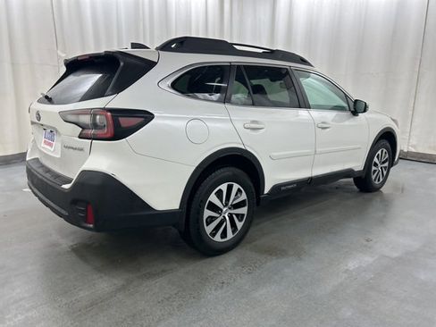 Used 2022 Subaru Outback Premium image 6