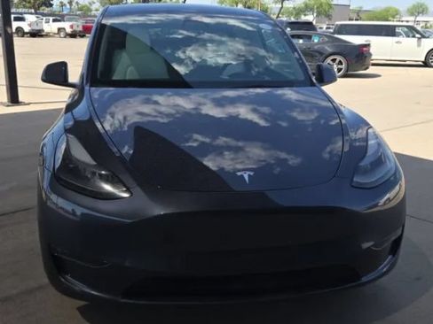 Used 2022 Tesla Model Y Performance AWD/4WD image 2