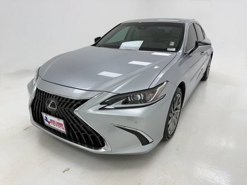 Used 2025 Lexus ES 300h w/ Technology Package FWD image 4