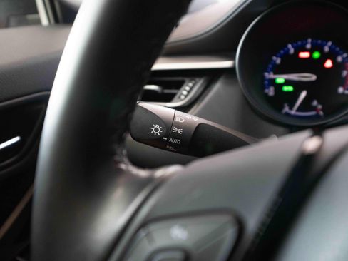 Used 2019 Toyota C-HR Limited FWD image 13