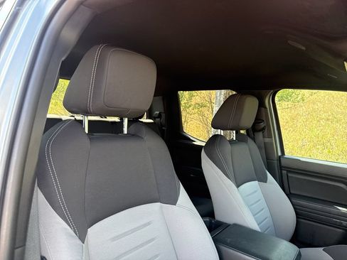 Used 2024 Toyota Tacoma TRD Sport AWD/4WD image 28