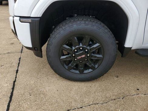 New 2026 GMC Sierra 2500 AT4 w/ AT4 Premium Plus Package AWD/4WD image 4