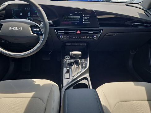 New 2026 Kia Niro EX FWD image 14