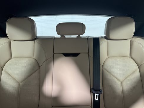 Certified 2026 Porsche Macan AWD/4WD image 16