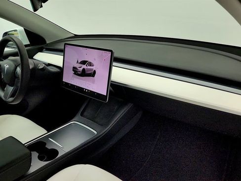 Used 2022 Tesla Model Y Performance AWD/4WD image 25