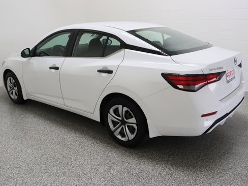 Used 2025 Nissan Sentra S FWD image 9