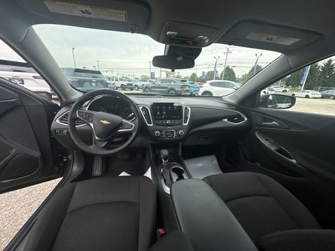 Used 2025 Chevrolet Malibu RS FWD image 22