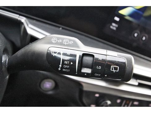 Certified 2025 Kia Sorento LX FWD image 19