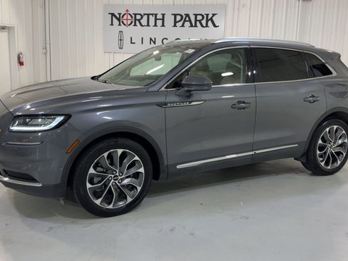 Used 2022 Lincoln Nautilus Reserve w/ Equipment Group 201A image 6