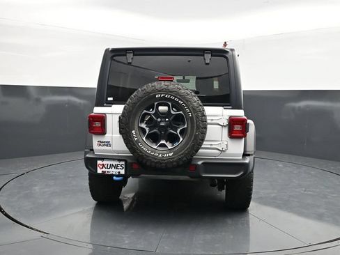 Used 2022 Jeep Wrangler Unlimited Rubicon 4xe w/ Cold Weather Group AWD/4WD image 8