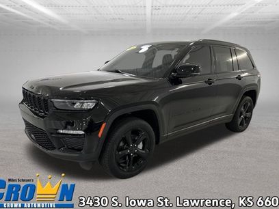 Used 2024 Jeep Grand Cherokee Limited w/ Black Appearance Package