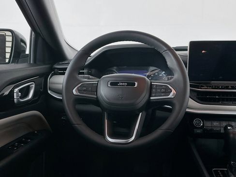 Used 2025 Jeep Compass Limited AWD/4WD image 18