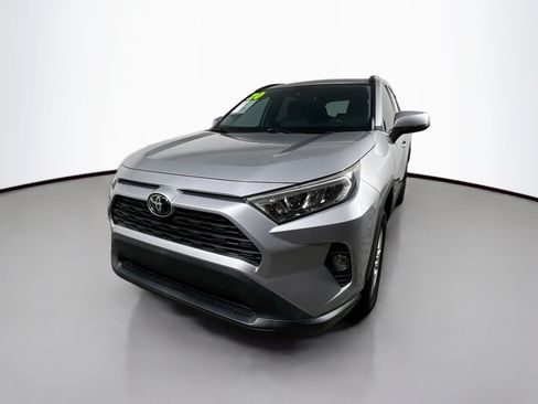 Used 2020 Toyota RAV4 XLE w/ Convenience Package FWD image 10