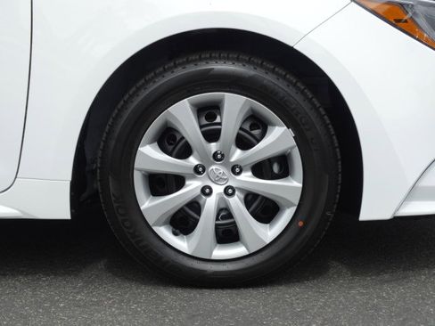 New 2026 Toyota Corolla LE image 4