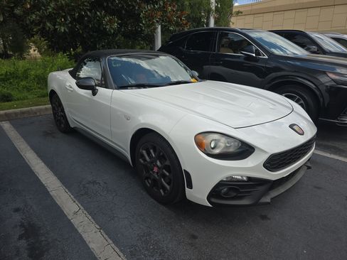 Used 2018 FIAT 124 Spider Abarth w/ Convenience Group RWD image 1