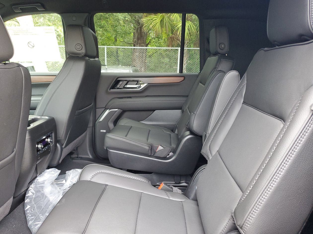 New 2026 GMC Yukon XL Denali RWD image 11