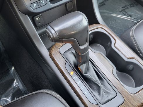 Used 2018 GMC Canyon Denali image 18