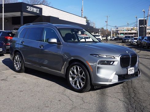 Used 2023 BMW X7 xDrive40i w/ Parking Assistance Package AWD/4WD image 63
