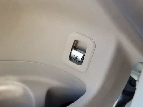 Certified 2021 Mercedes-Benz GLC 300 GLC 300 image 27