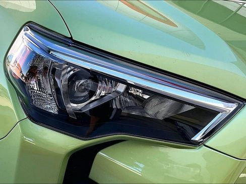 Certified 2023 Toyota 4Runner TRD Off-Road Premium w/ Off Road Premium Plus Package AWD/4WD image 31