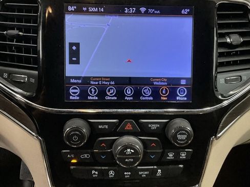 Used 2019 Jeep Grand Cherokee Overland image 16