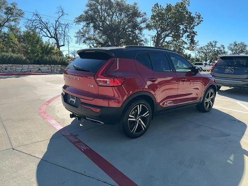 Used 2019 Volvo XC40 T5 R-Design image 6
