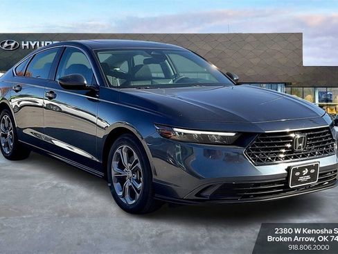 Used 2024 Honda Accord EX image 2