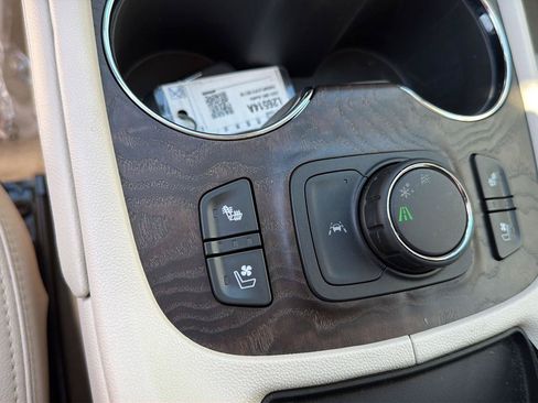 Used 2023 GMC Acadia Denali w/ Denali Technology Package FWD image 29